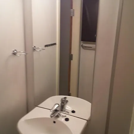 One Bedroom Flat 32sqm With Balcony *
