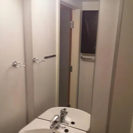 One Bedroom Flat 32sqm With Balcony